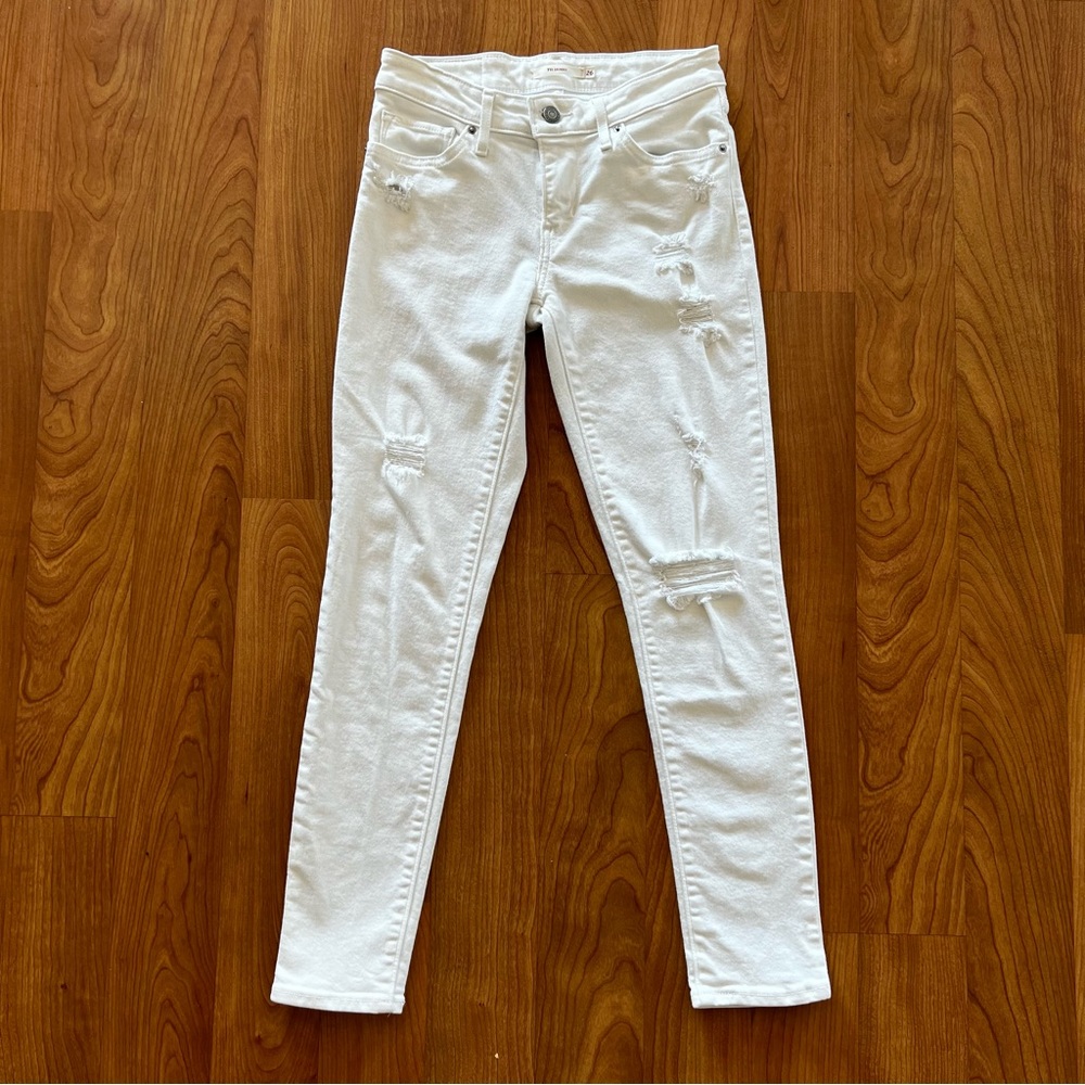 Levi’s 711 Skinny Jeans